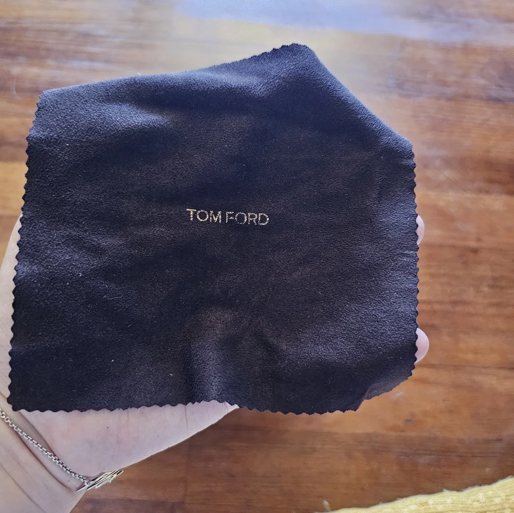 Tom Ford Dark Chocolate Brown Sunglasses‎ Case With Cleaning Tissue